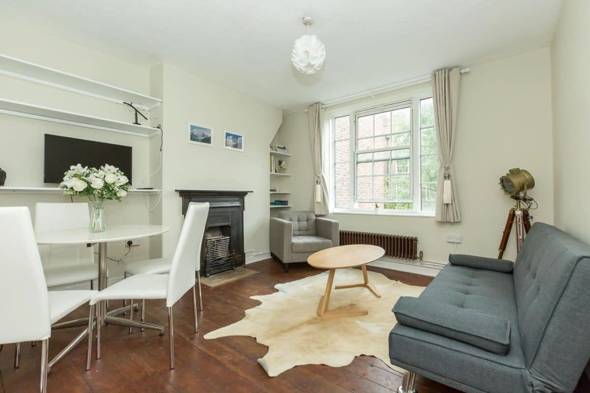 Convenient 2 Bedroom In London
