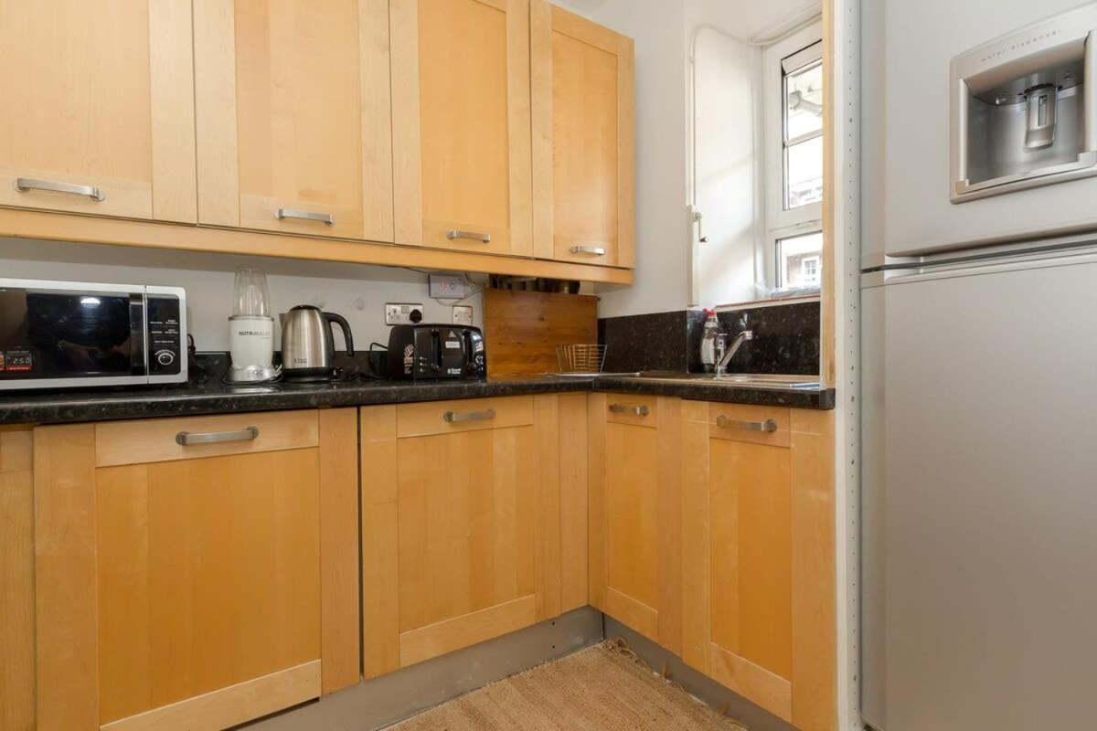 Convenient 2 Bedroom In Apartment London
